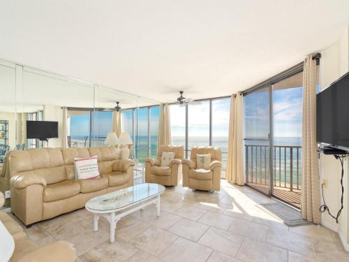Edgewater Leeward 406 2 Bedroom Beach Front Pool Sleeps 6 - main image