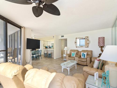 Edgewater Leeward 406 2 Bedroom Beach Front Pool Sleeps 6 - image 7