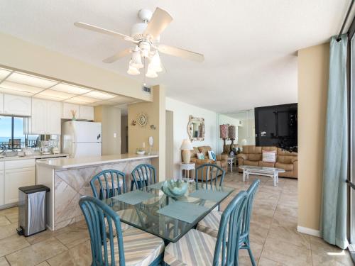 Edgewater Leeward 406 2 Bedroom Beach Front Pool Sleeps 6 - image 12