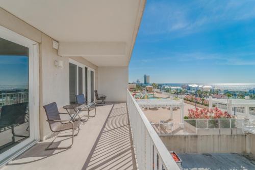 Laketown Wharf 508 2 BRs Views 5 Pools Wi-Fi Sleeps 8 - main image