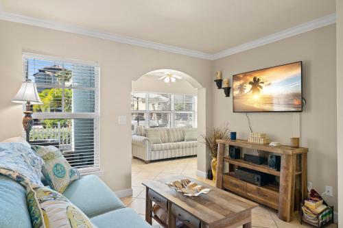 Barefoot Beach E116 1 Bedroom Pool Grill WIFI Sleeps 4 - image 3