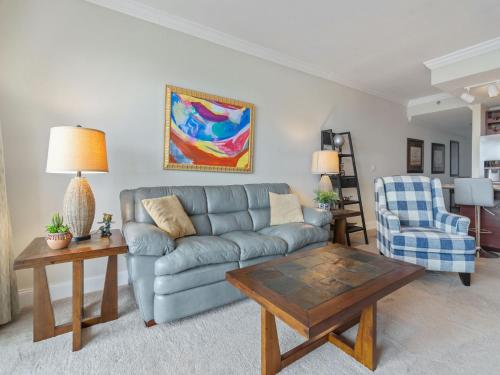 Laketown Wharf 1830 2 Bedroom Lake View Wi-Fi 5 Pools Sleeps 6 - image 7