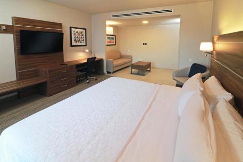 King Suite image 5