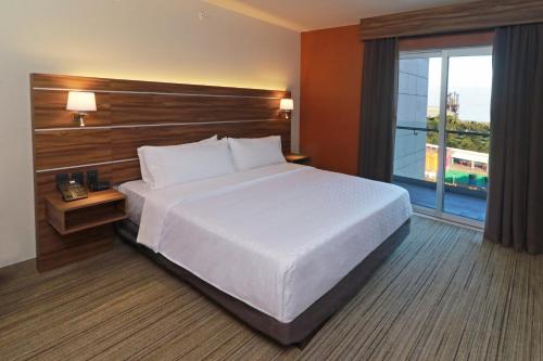 King Suite image 2