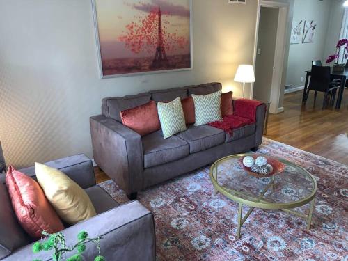 Peachtree Flat 56A - Sleeps 5 in the Heart of Buckhead