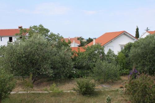 Apartments by the sea Banjol, Rab - 4965