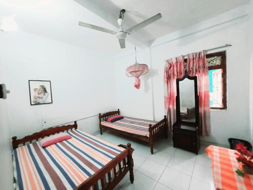 Hostel Udawalawe -in front of the national park-