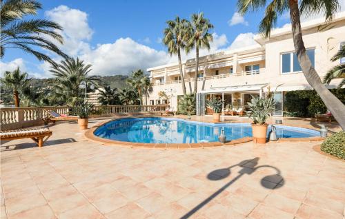  Nice Home In Paguera With Wifi, 6 Bedrooms And Outdoor Swimming Pool, Unterkunft in Paguera