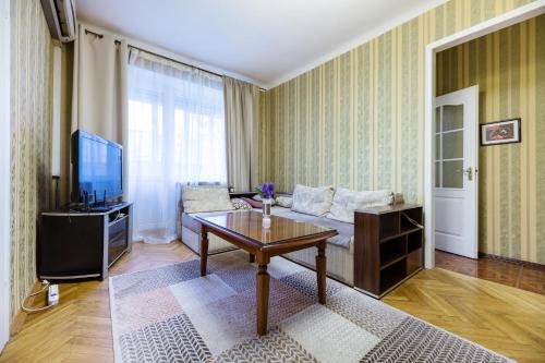 Apartment on Baseina Street - image 11
