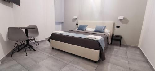 Standard Double Room image 4