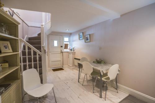 Trinity Mews - image 3