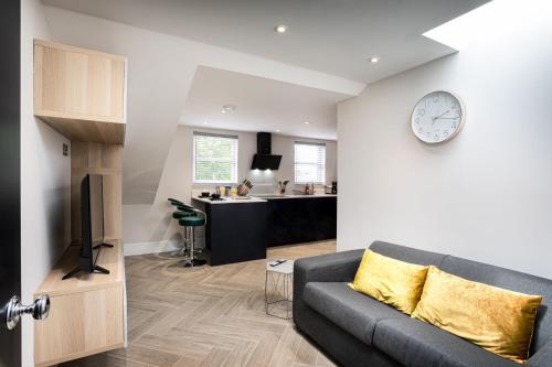 Deluxe 2 Bedroom Penthouse West Reading Parking