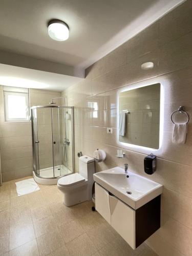 Berg Apartments - image 3