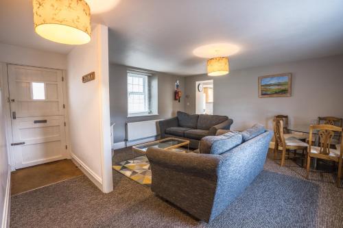 Trinity Mews - image 2