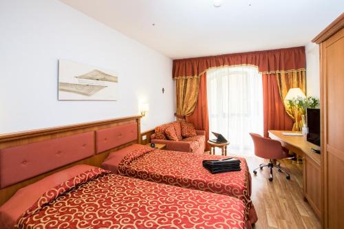 room detail thumbnail 0