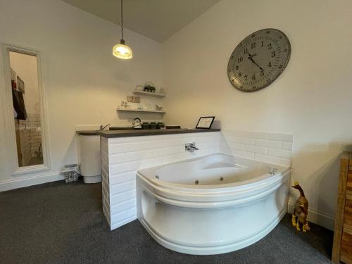 The Townhouse Apartments - image 3