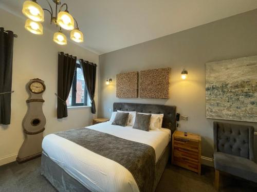 The Townhouse Apartments - image 5