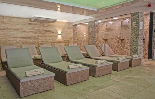Apart & Spa Zoned - image 11