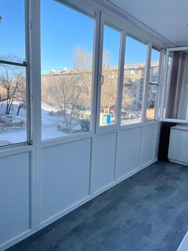 balcon/terasă, Lux apartment on Astana 12/1 in Ust-Kamenogorsk