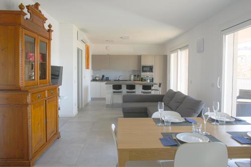 BnButler - Govone - Ampio e Luminoso Appartamento con Terrazza, Milán