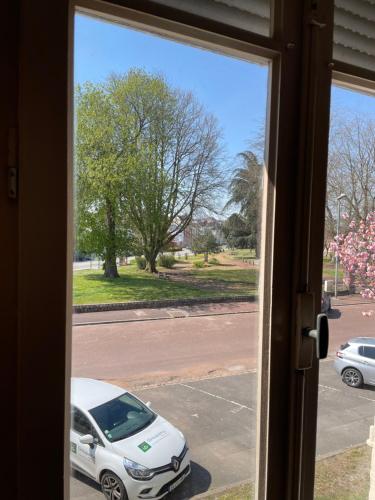Viesnīcas āriene, Cosy townhouse in the heart of Hesdin with private jacuzzi in Hesdin