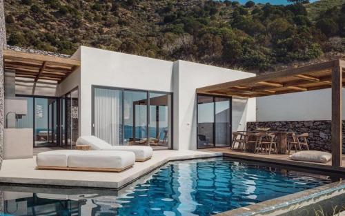 Stunning 3 bath Villa in Paleros with Private Pool gîte à louer Akhirá