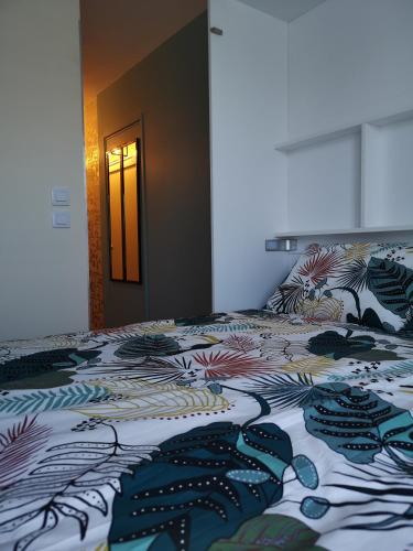 Agreable suite amenagee avec soin, tout confort