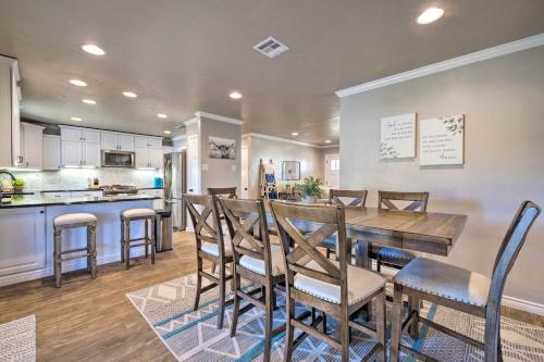 Updated Blue Door Haus about 1 Mi to Main St! in Fredericksburg, USA