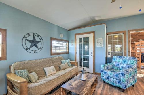 Canalfront Cabin in Sargent 1 Mile to Beach! in Sargent, USA