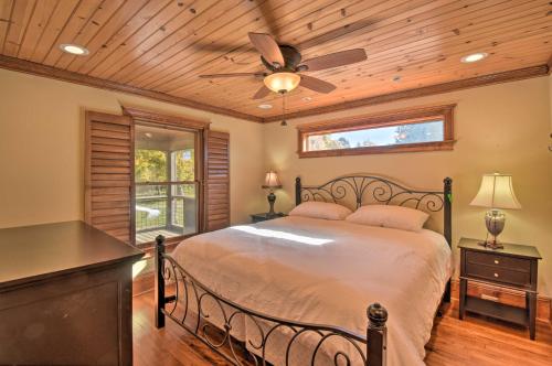 Clarkesville Ranch Cabin with Screened-In Porch!