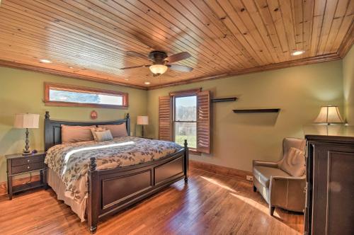 Clarkesville Ranch Cabin with Screened-In Porch!