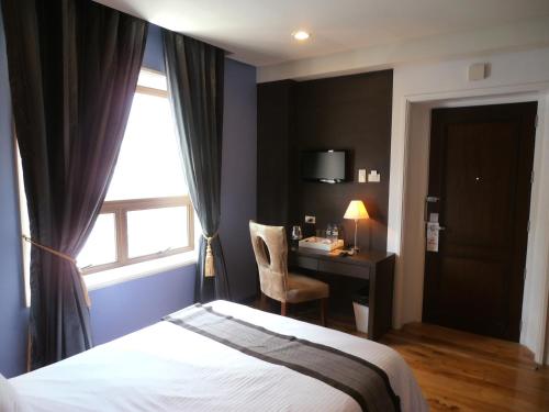 room detail thumbnail 1