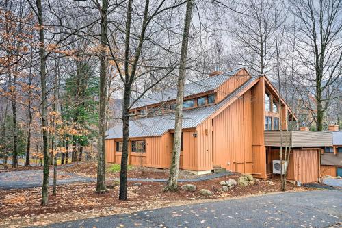 Village of Loon Condo in Lincoln w/ Pool Access - Echo Lake Beach, NH