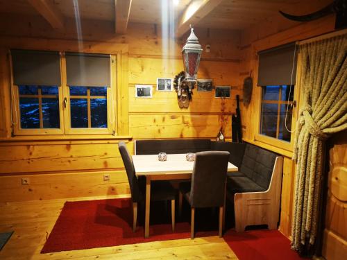 Comida y bebida, Vila Vilinka & Vila Native Vilinija resort Village in Mozirje