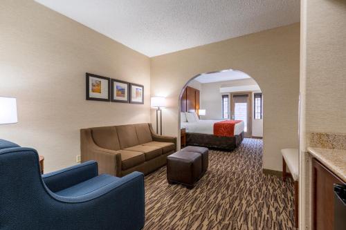 Comfort Suites Golden West on Evergreen Parkway