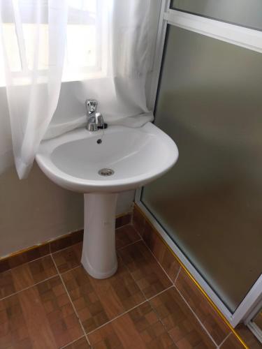 Bilik Mandi, Bloom 2 private home in Thika
