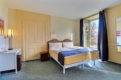 Superior Double Room with Lake View