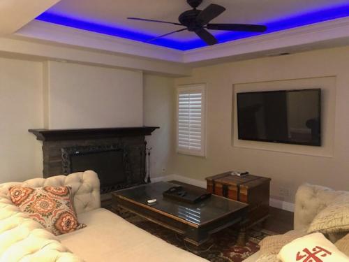 Spacious luxury home great location game room and out door spaces and bikes