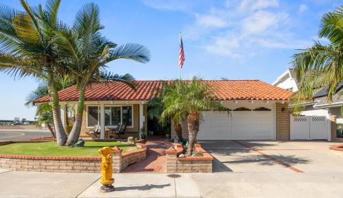 Single story remodeled home w AC great backyard quit location near beach w bikes Single story remodeled home w AC great backyard quit location near beach w bikes