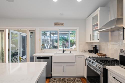 Single story remodeled home w AC great backyard quit location near beach w bikes Single story remodeled home w AC great backyard quit location near beach w bikes