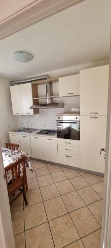Kitchen, Casa la Vigna in Treviolo