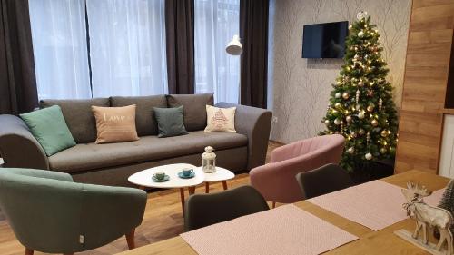 2 bedrooms, 3 beds