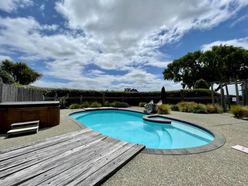 Pezsgőfürdő, St Leonards Vineyard Cottages in Blenheim