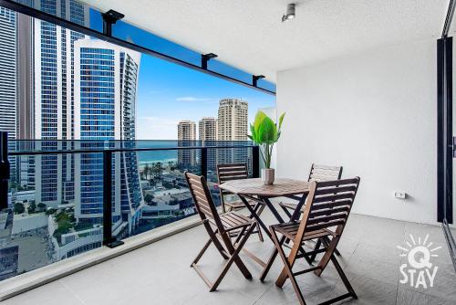 Circle on Cavill AMAZING 1 Bedroom Ocean SPA! — Q Stay
