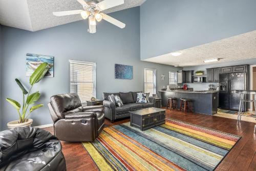 Willows Beach Retreat by Book That Condo - image 2