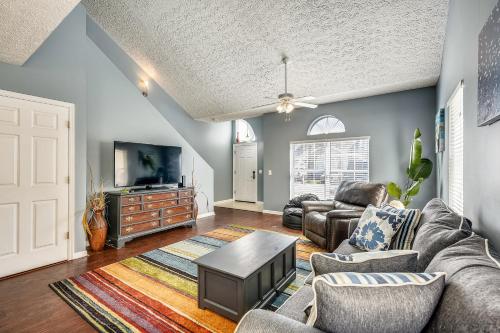 Willows Beach Retreat by Book That Condo - main image