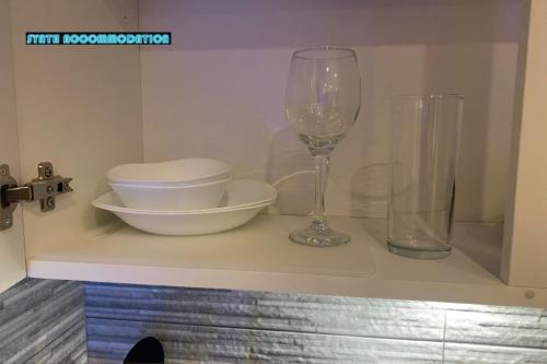 80s RETRO 1Bed Studio Serviced Apartment Battersea London Perfect for Solo Guests
