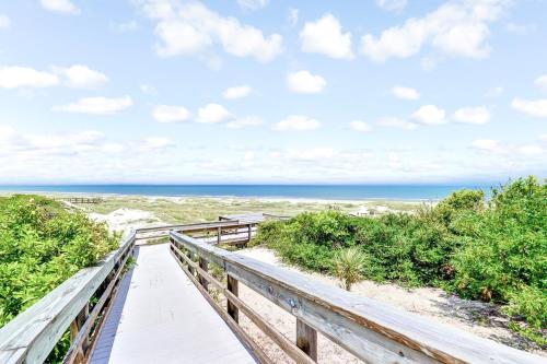 2072 Beach Wood in Fernandina Beach, USA