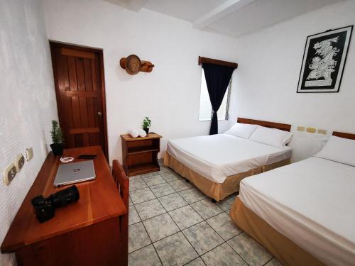 Natz Hotel in Flores