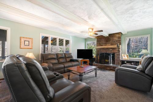 Icicles Ski Chalet in Sugar Mountain, USA